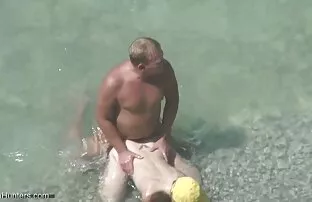 XXX Bionda video hard nonne italiane in macchina con il suo amante