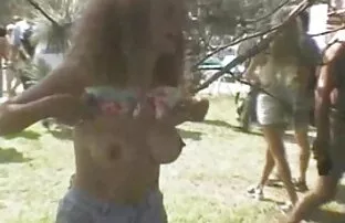 XXX Lei è spietato rock giovane e bella e si erge video pornononne come una colonna Membro