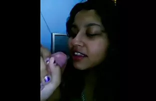 XXX Amore video nonne xxx molto insolito sotto l'acqua, una giovane coppia