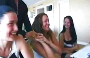 XXX Bellissimo russo sesso video vecchie inculate con piccolo ragazza