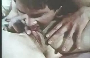 XXX L'uomo che video scopate di nonne una volta aveva la compagnia di sei Puttane