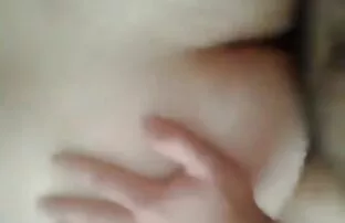XXX Figlio si siede su grande asta di gomma film porno vecchiette