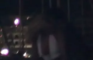 XXX Uomo russo privato di armi in film porno nonne vecchie casa