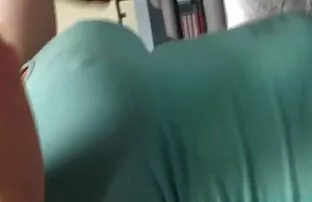 XXX Babe dà se stessa video porno di vecchie nonne a loro sulla sedia