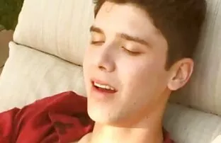 XXX Hooker è cresciuto con nonne film porno un gatto di gomma e poi dormire con lui
