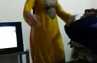 XXX Babbo Natale ha tre grande fidanzata con vecchie nonne xxx un grande nuovo anno