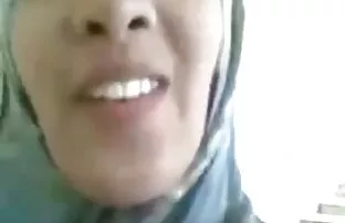 XXX Lyubochka video nonne con giovani in tutti i buchi spietato maledizione